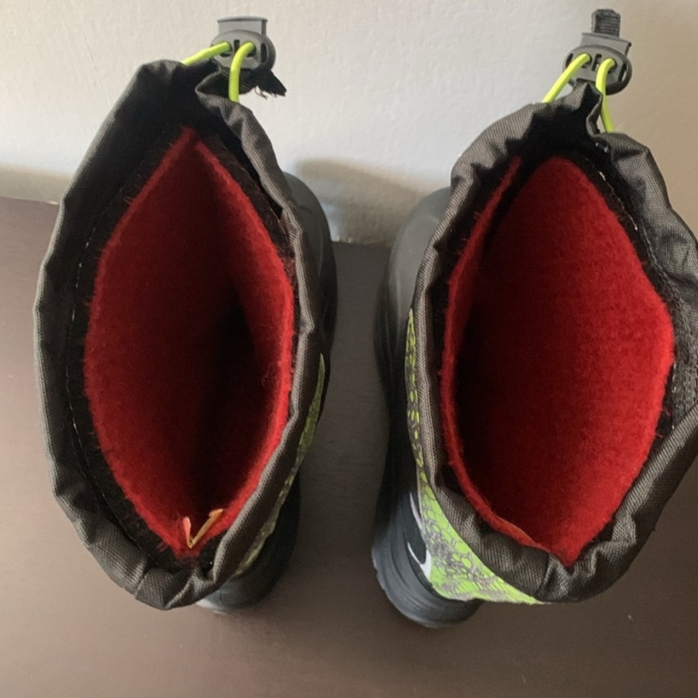 Kamik Snow Boots LIKE NEW - Picture 2 of 2